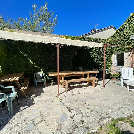 L'ancien Presbytere * Saint-Andre-de-Vezines