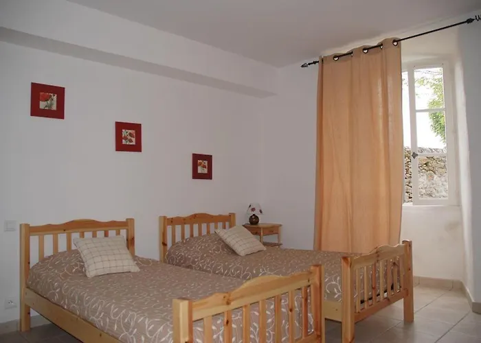 펜션 L'ancien Presbytere Saint-Andre-de-Vezines